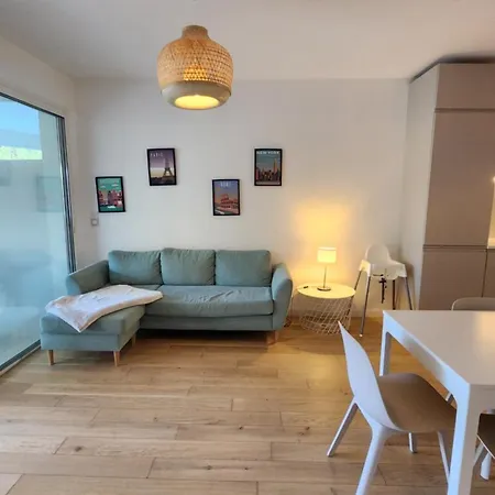 Апартаменты Calvi, Coeur De Ville, A 300 M