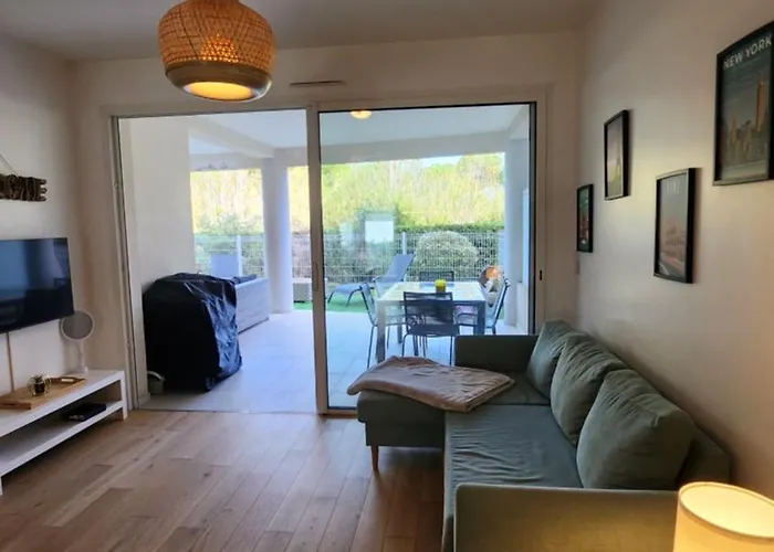Апартаменты Calvi, Coeur De Ville, A 300 M *