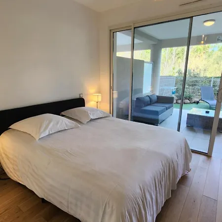 Calvi, Coeur De Ville, A 300 M 卡尔维