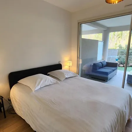 Calvi, Coeur De Ville, A 300 M * Calvi (Corsica)